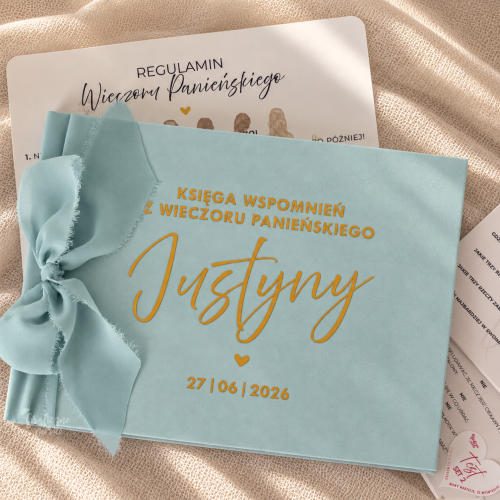 Księga wspomnień w jasnym cyjanie.png